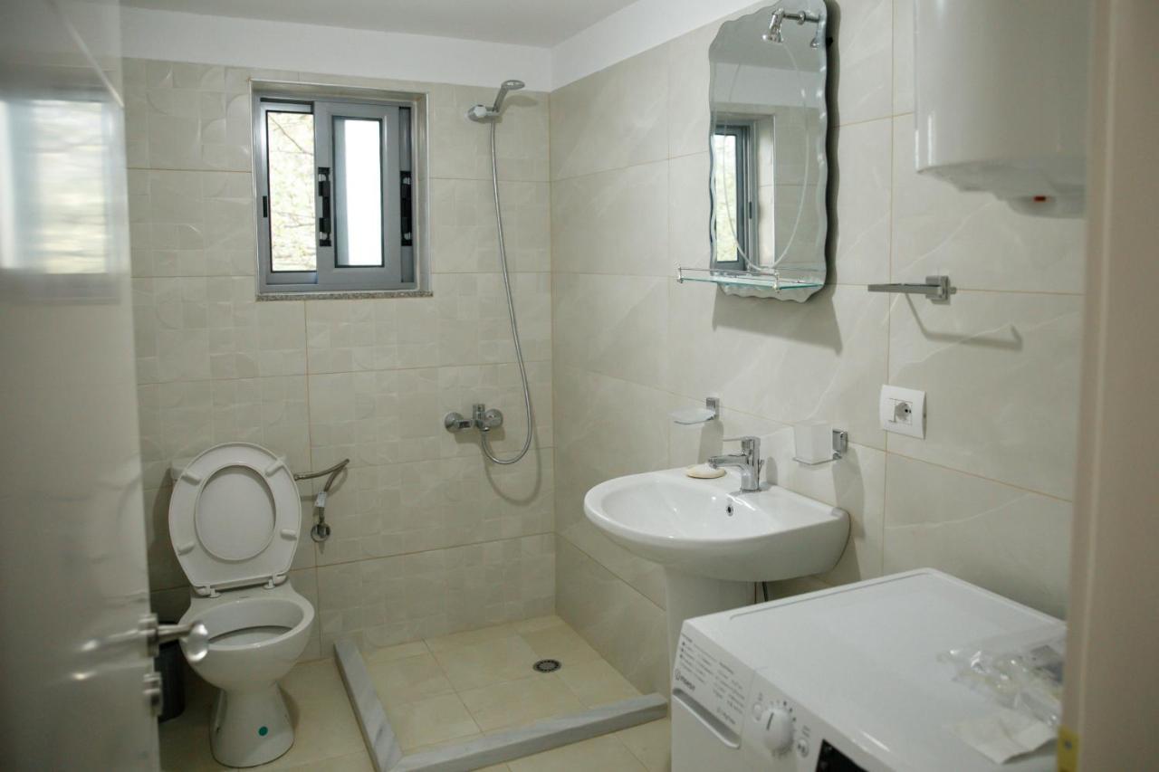 Logli Apartments Gjirokastër Eksteriør billede