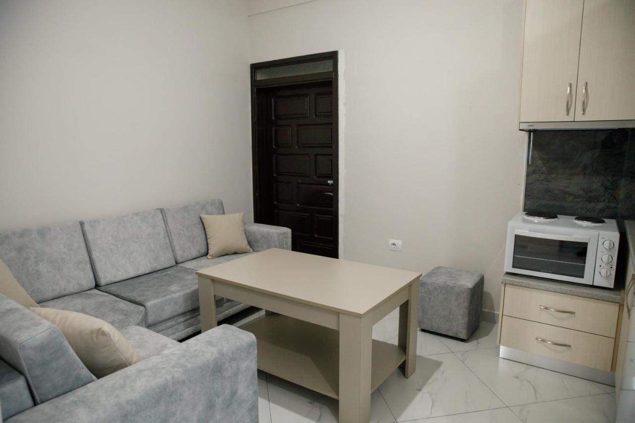 Logli Apartments Gjirokastër Eksteriør billede